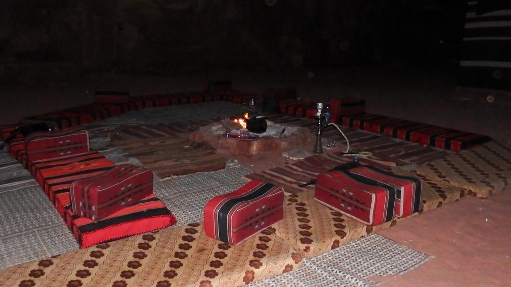 Hotel Salem Camp à Wadi Rum Extérieur photo